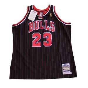 Michael Jordan #23 Chicago Bulls 1996/97 Men's Black Altern Authentic NBA Jersey